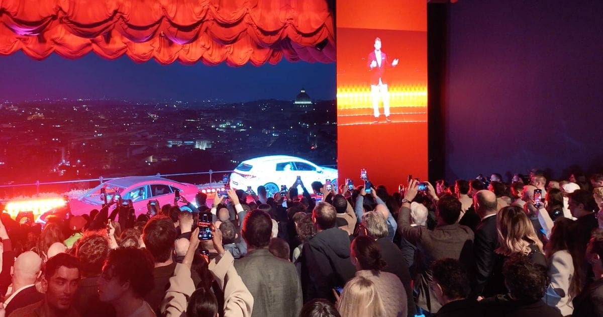 Mercedes CLA Shooting Brake bekräftad till senare – bild 1 av 1