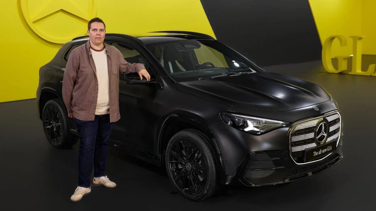 Christoffer på plats vid världspremiären av nya Mercedes GLA.