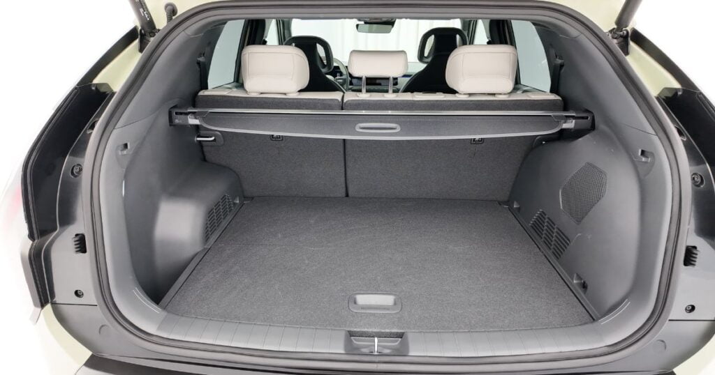 Bagage i Kia EV3 med höjt golv