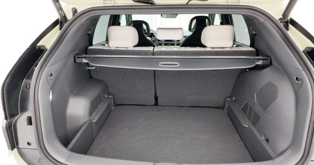 Bagage i Kia EV3 med sänkt golv